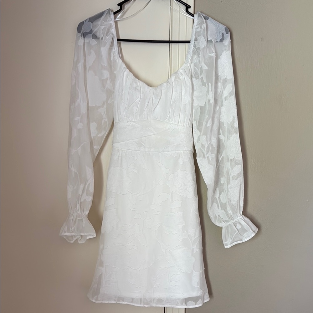 Versona White Sheer Long Sleeve Dress